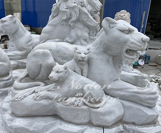 Custom white marble lion family statue sculpture