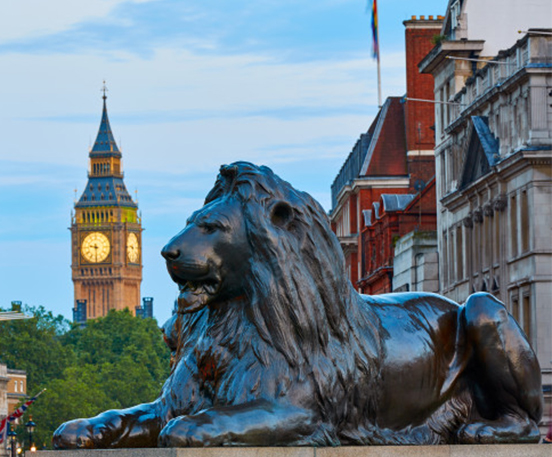 Bronze lying lion statue