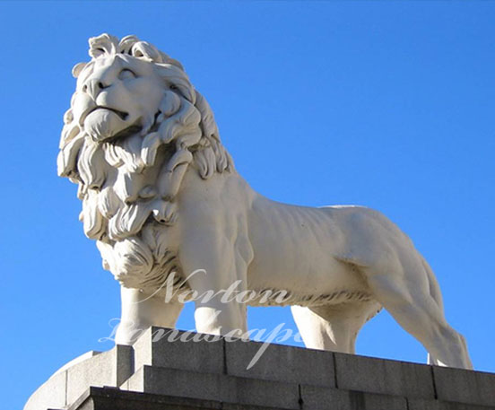 roaring lion marble statue