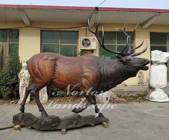 Life size metal bronze deer statue