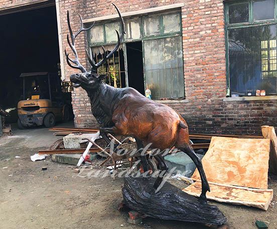 Life size metal bronze deer statue